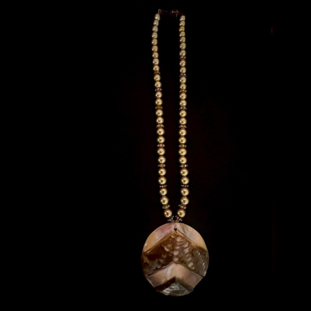 Beautiful abalone and pearl necklace green hues